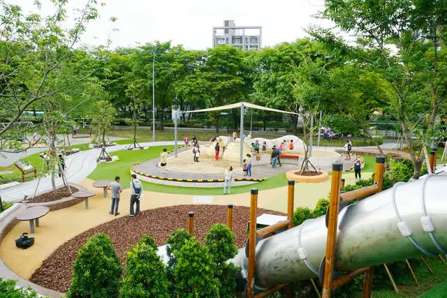中央藝文公園 華山大草原遊戲場